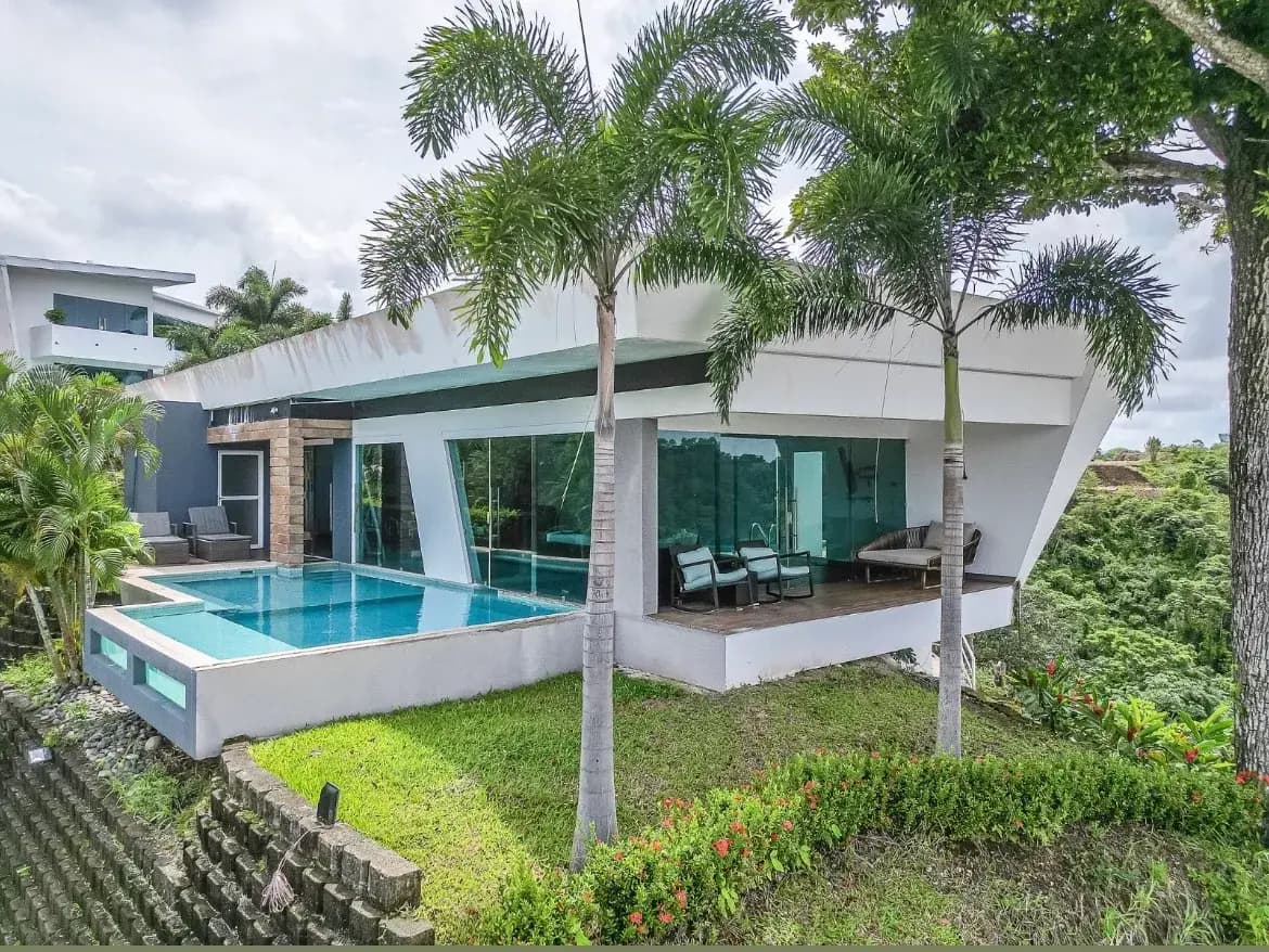 Villa De las Flores pool with ocean and jungle views in Playa Hermosa